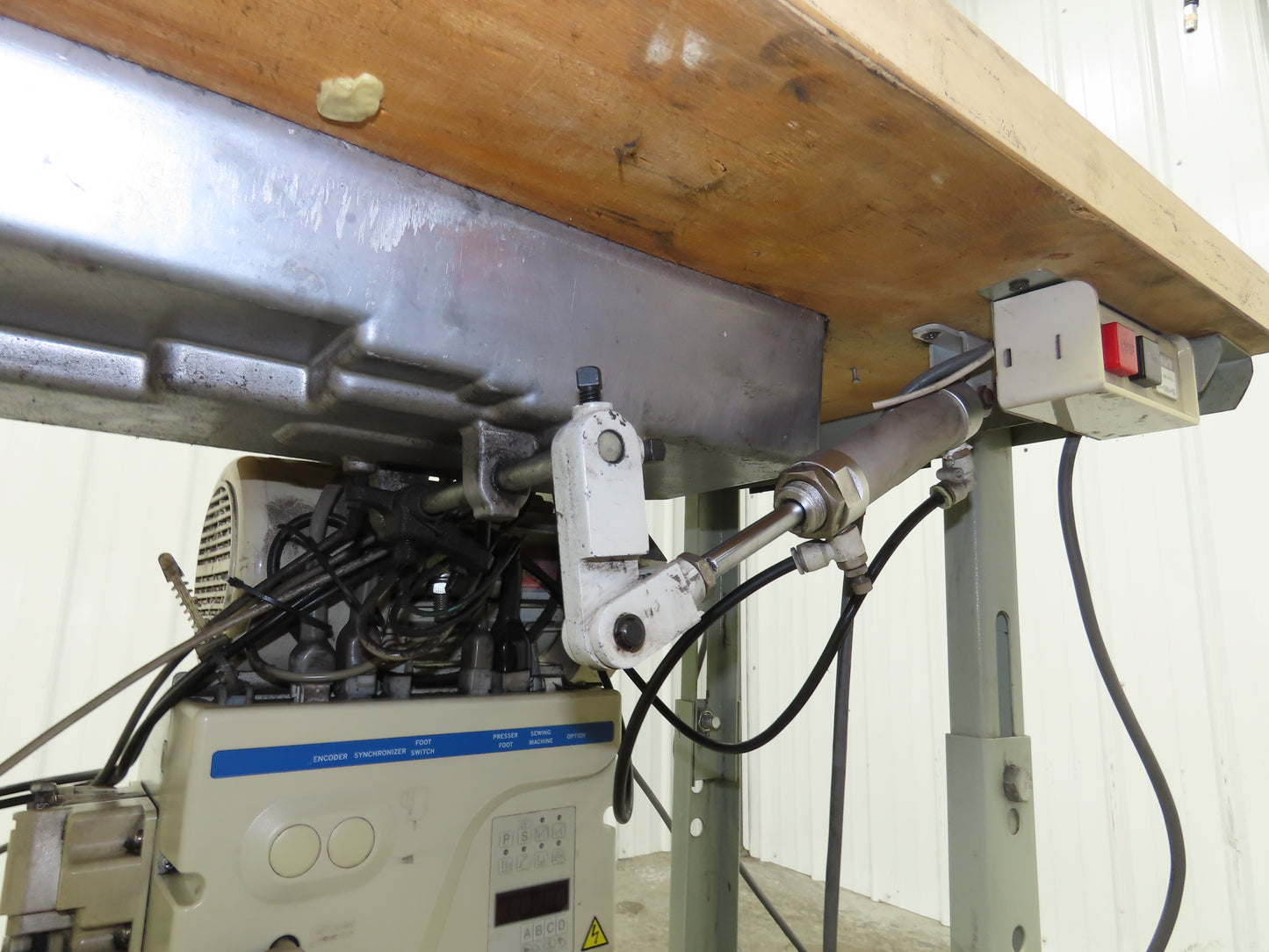 Highlead GC20618-1-D Industrial Sewing Walkling Foot Machine 	220-240V *Read