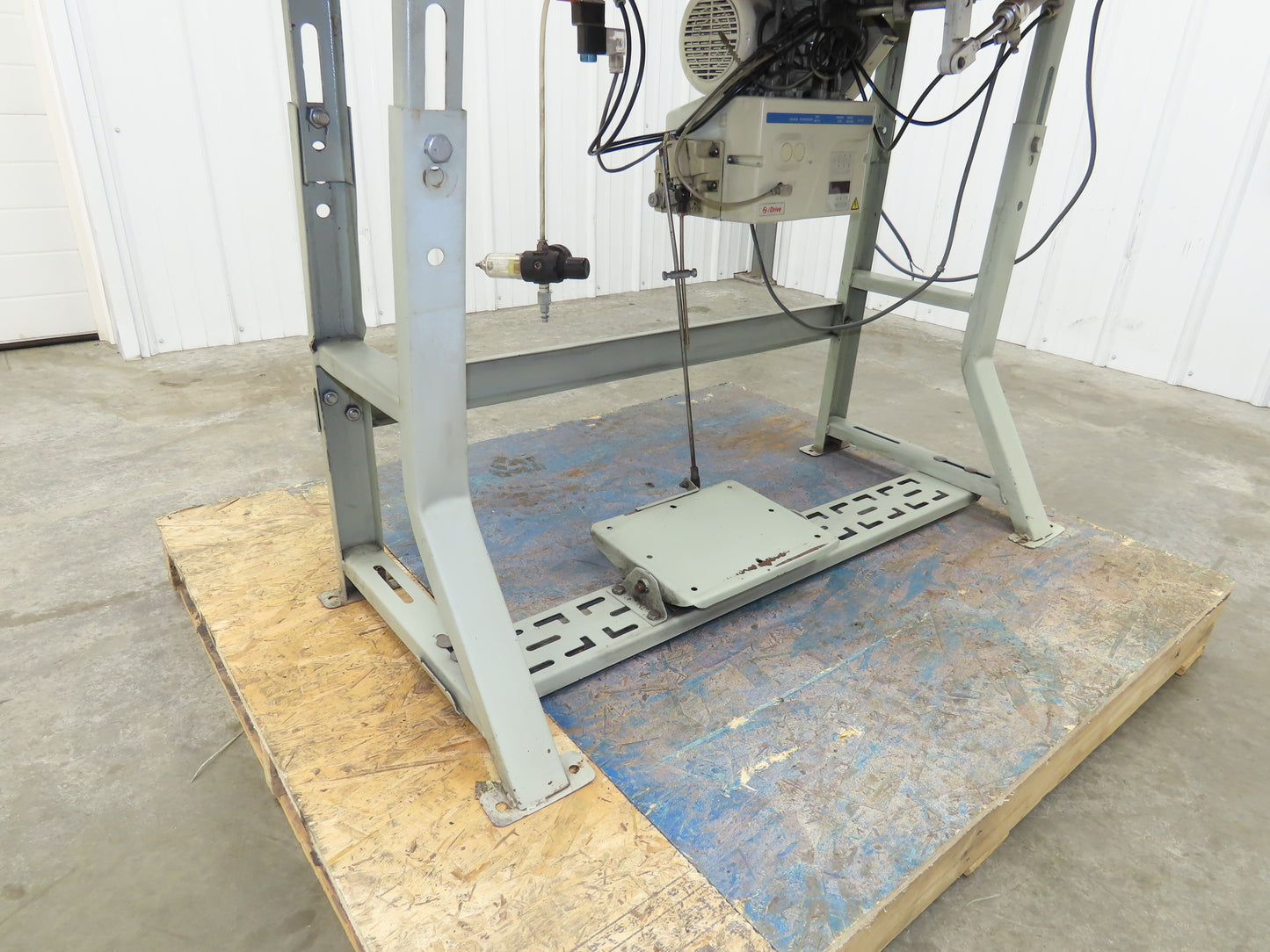 Highlead GC20618-1-D Industrial Sewing Walkling Foot Machine 	220-240V *Read