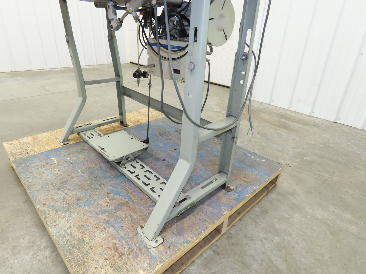 Highlead GC20618-1-D Industrial Sewing Walkling Foot Machine 	220-240V *Read