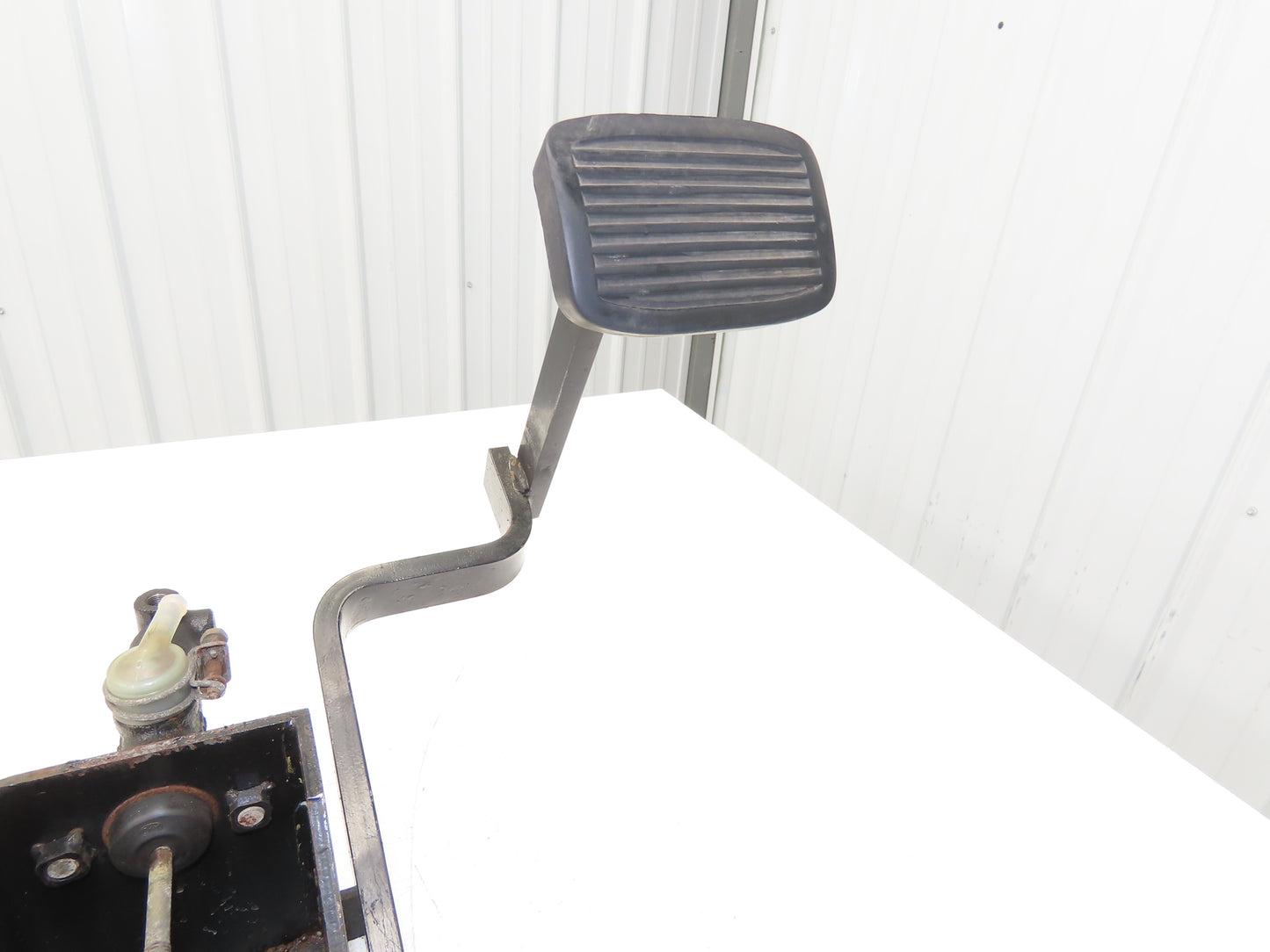 Caterpillar EP18KT Forklift Hydraulic Brake Pedal Master Cylinder Assembly