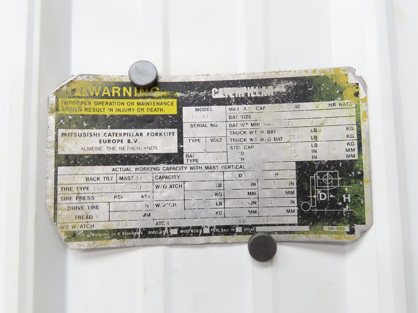 Caterpillar EP18KT Electric Forklift Dual-Wheel Rear Pivot Axle 6 Lug Assembly