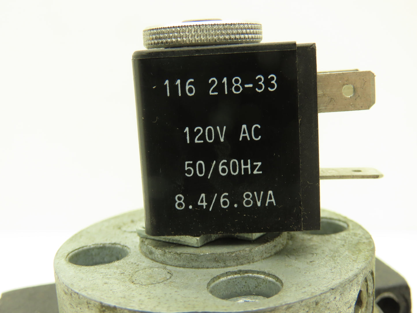 ARO Fluid Power K214SD Pneumatic Air Solenoid Valve 1/2" NPT 120VAC DIN Plug
