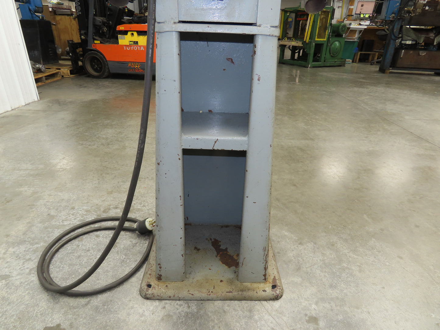 Van Dorn 85 Bench Grinder Pedestal  10" 1500 RPM 226/440V 3Ph