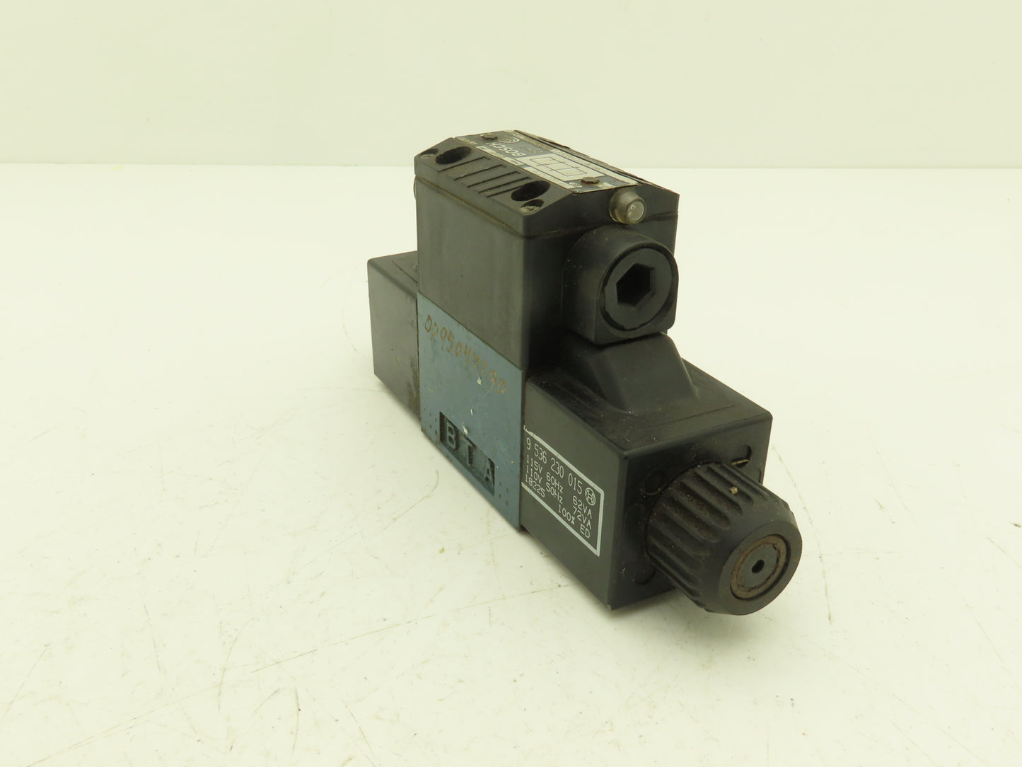 Bosch 081WV06P1V1020KE115/60 Hydraulic Valve 115VAC 60Hz 9 536 230 015 Solenoid