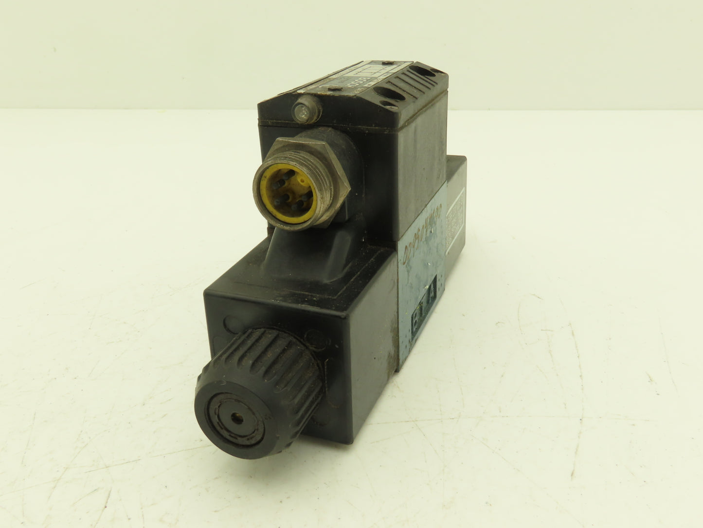 Bosch 081WV06P1V1020KE115/60 Hydraulic Valve 115VAC 60Hz 9 536 230 015 Solenoid