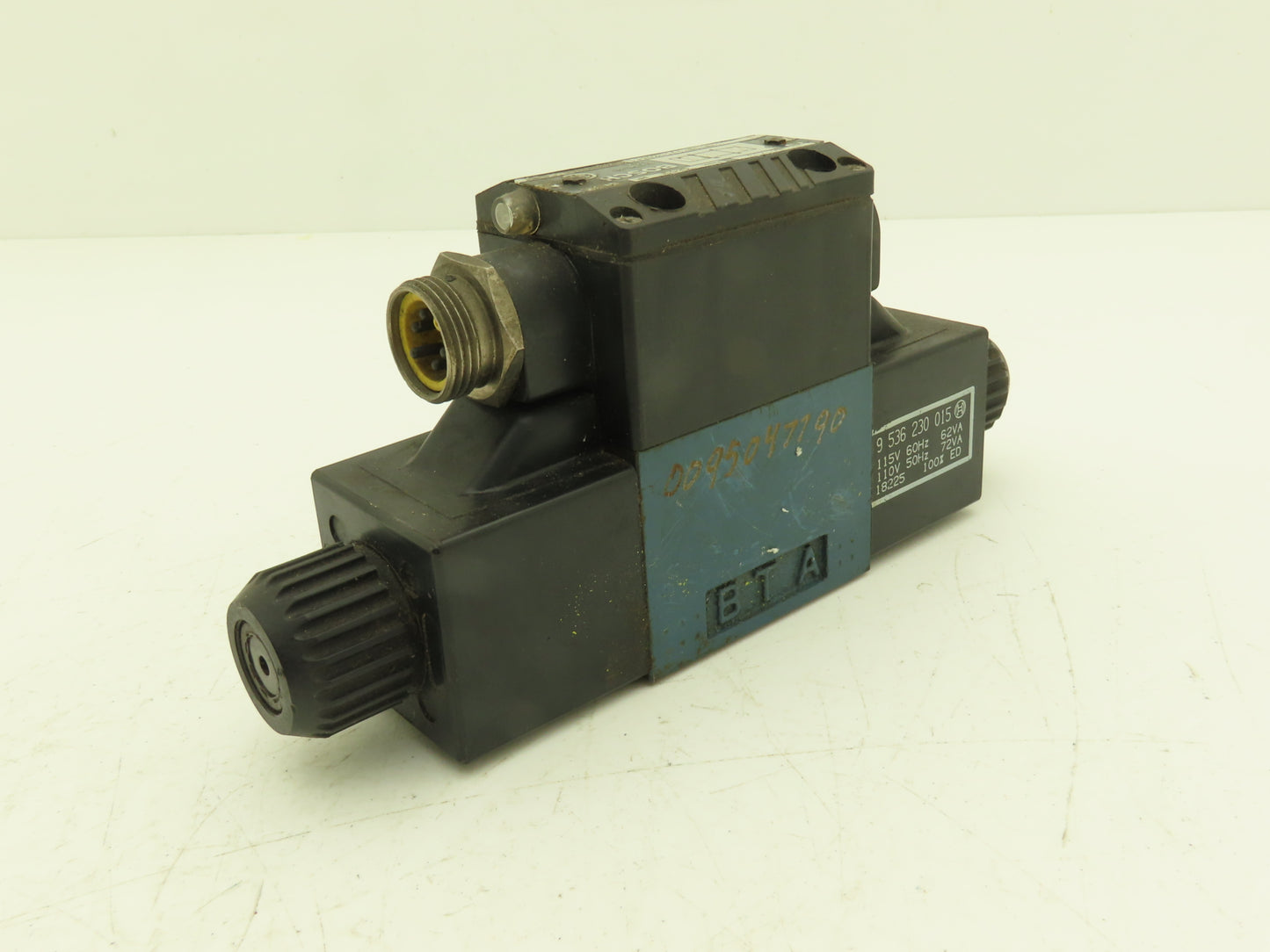 Bosch 081WV06P1V1020KE115/60 Hydraulic Valve 115VAC 60Hz 9 536 230 015 Solenoid