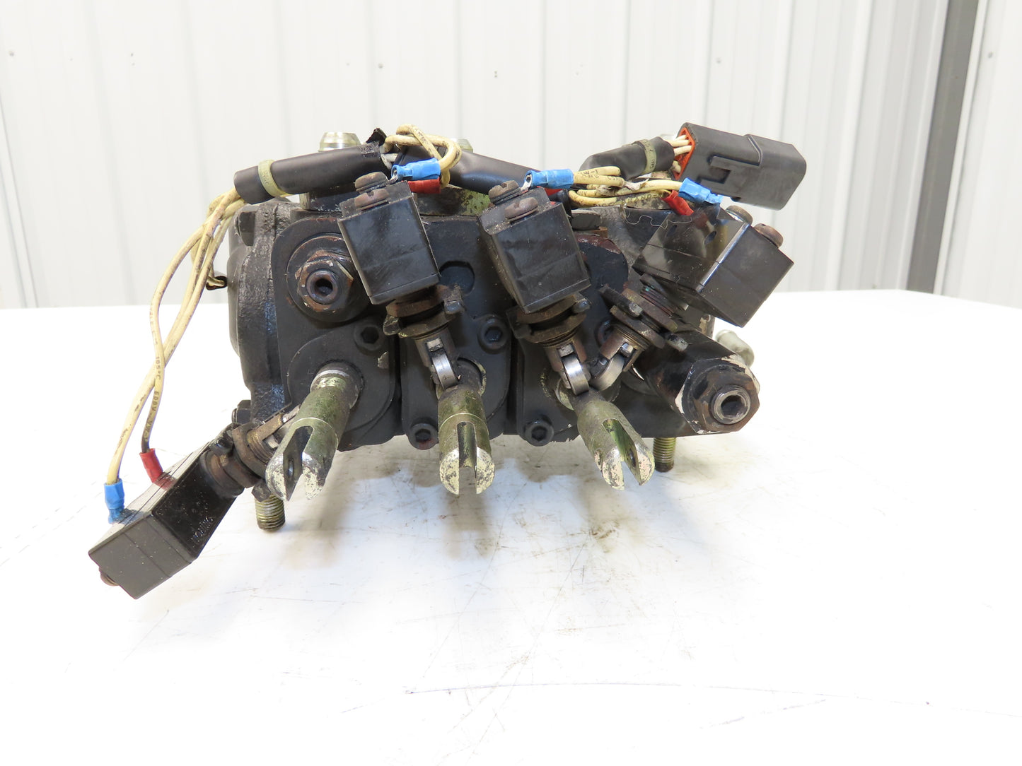 CAT C0030-30328 Hydraulic 3-Spool Forklift Mast Control Valve EP18KT *Read