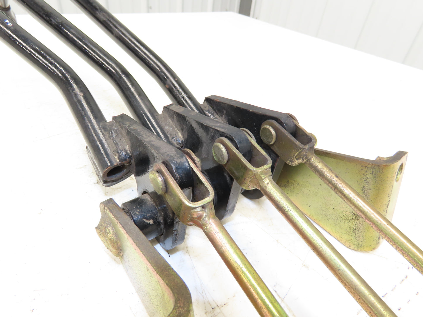 Caterpillar EP18KT Forklift Three Lever Hydraulic Control Lift Tilt & Shift Cat