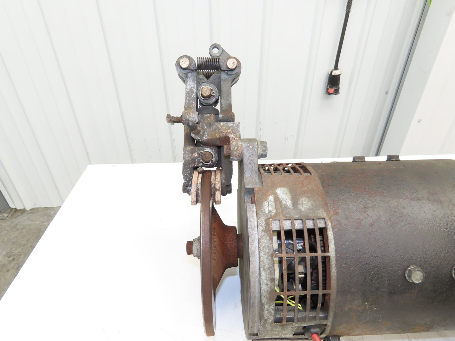 Caterpillar LNAJ4002 Forklift Left Front Drive Axle & Motor 8-Lug Off EP18KT