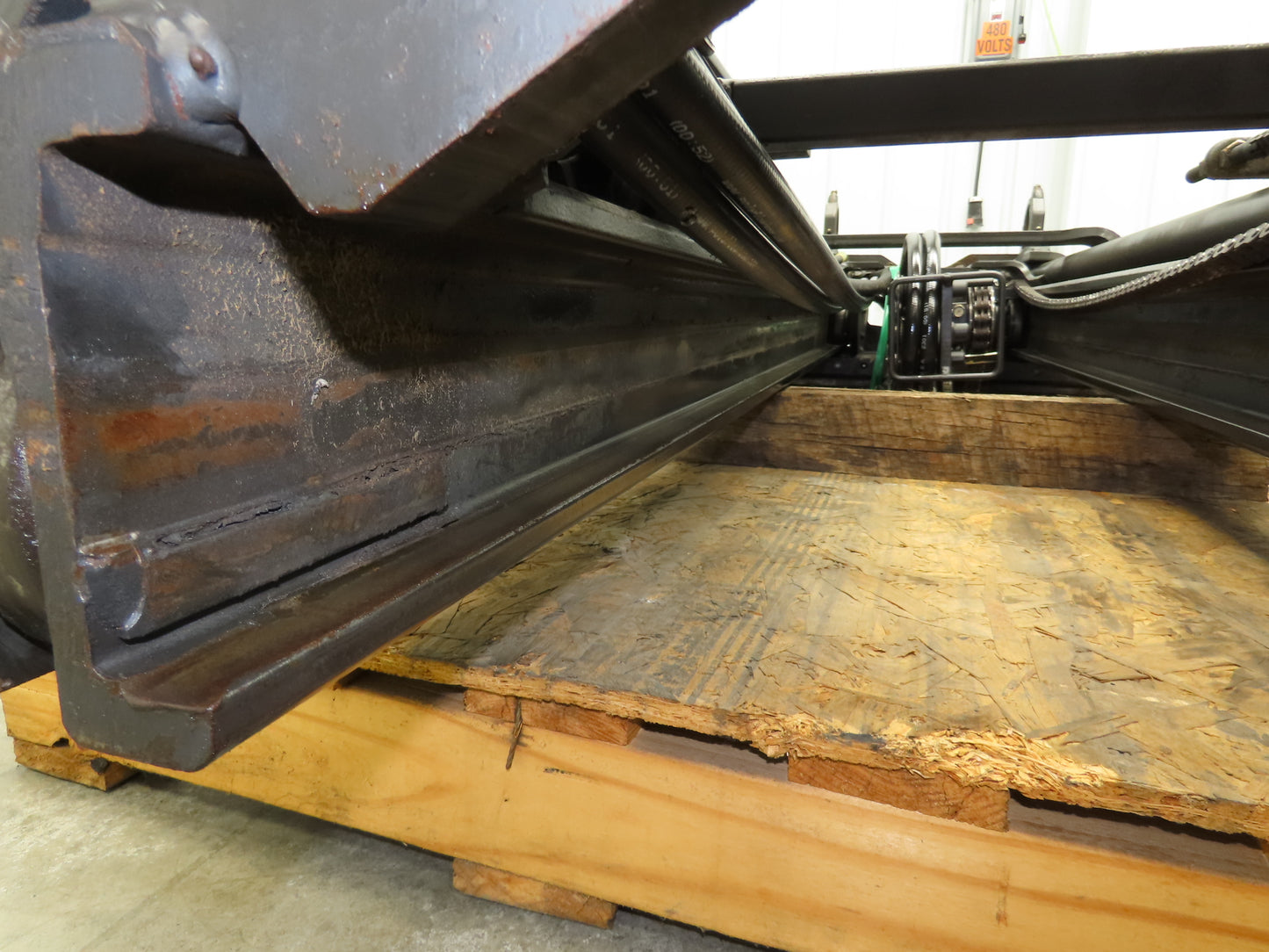 Caterpillar EP18KT Forklift Mast 3 Stage 3 Lever 217" Lift 3250lb Class 2