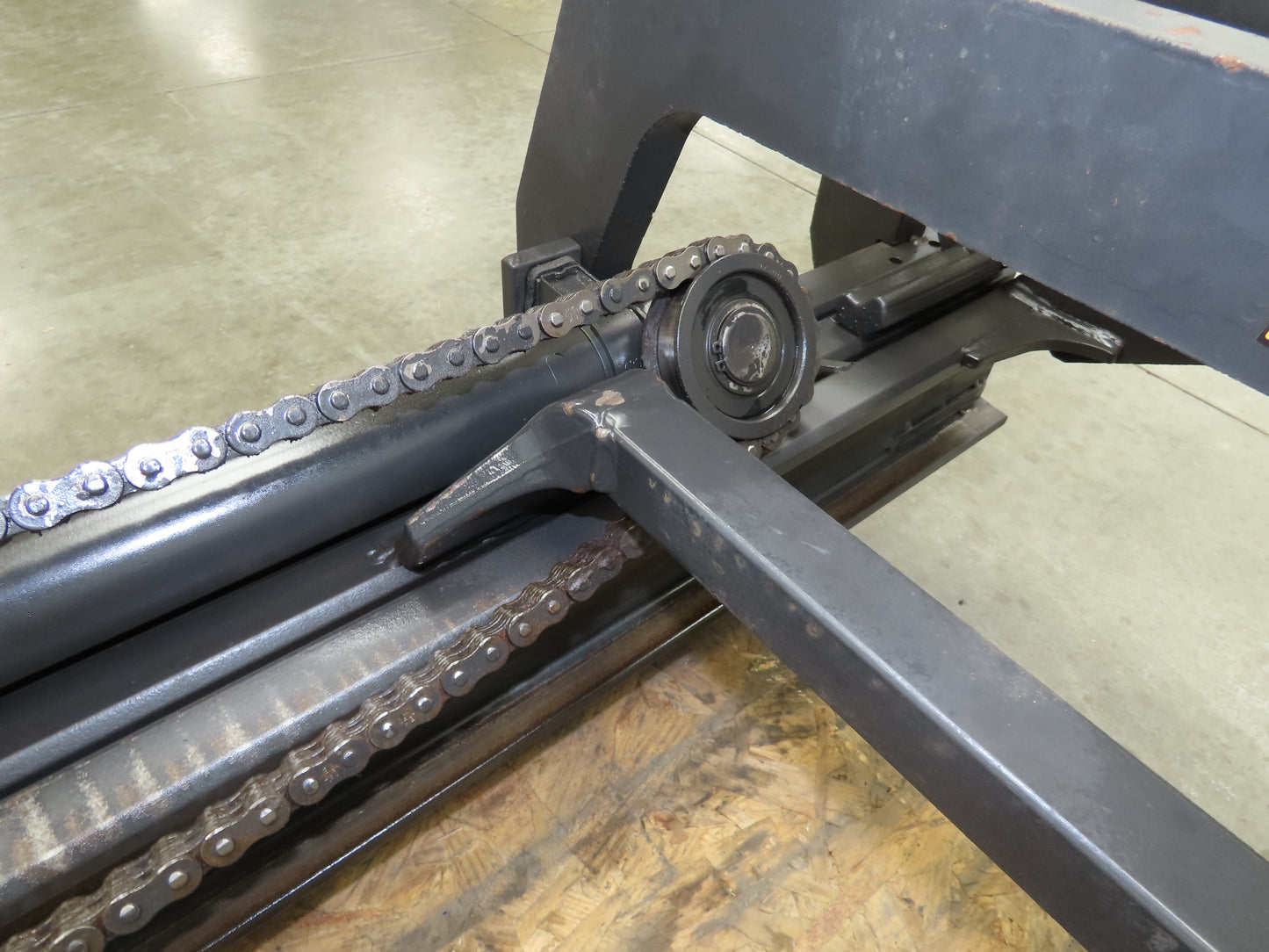 Caterpillar EP18KT Forklift Mast 3 Stage 3 Lever 217" Lift 3250lb Class 2