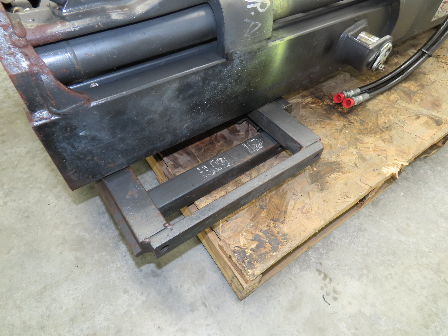 Caterpillar EP18KT Forklift Mast 3 Stage 3 Lever 217" Lift 3250lb Class 2