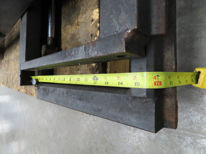 Caterpillar EP18KT Forklift Mast 3 Stage 3 Lever 217" Lift 3250lb Class 2