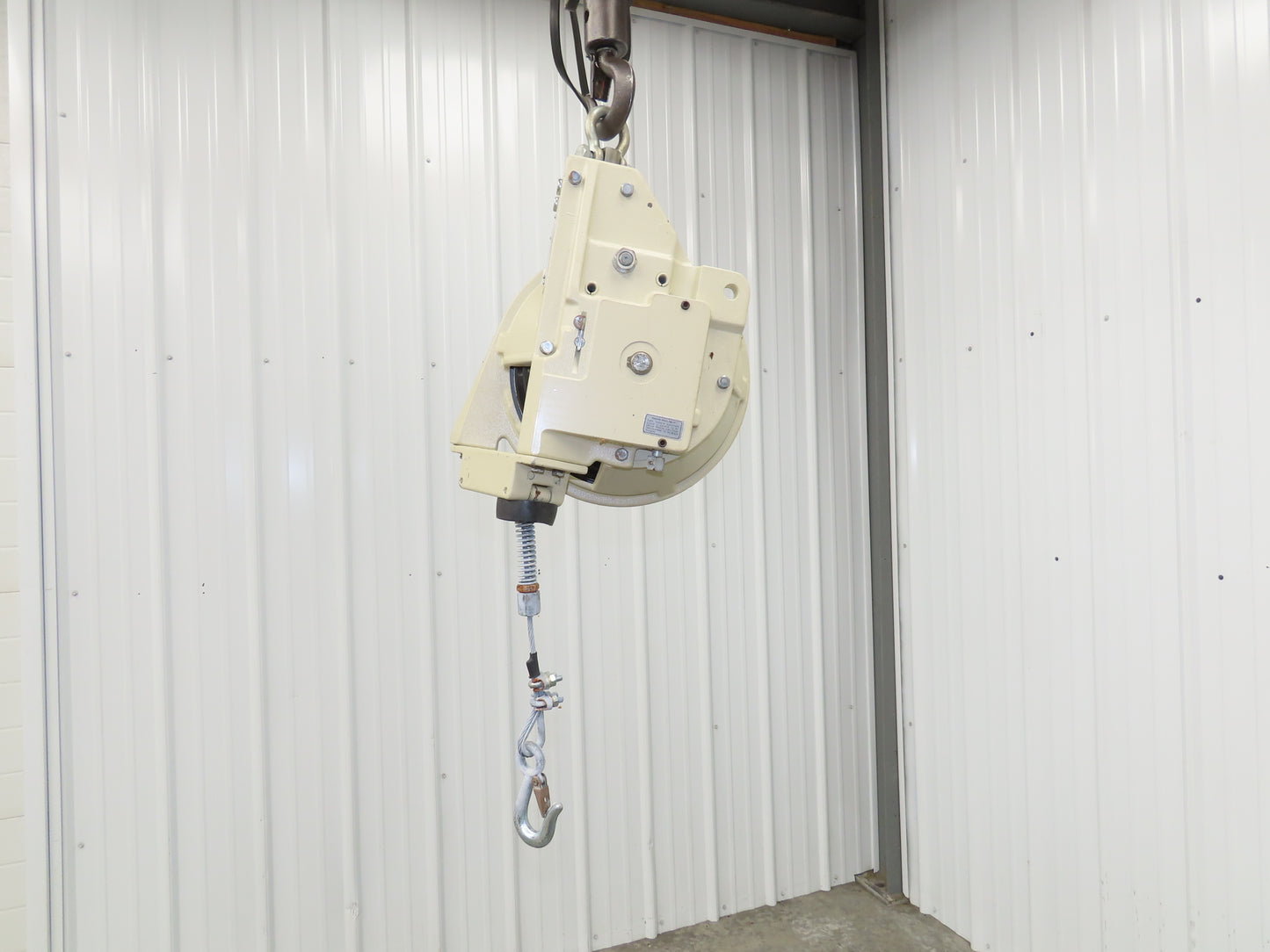 Aero-Motive 40J-A Heavy-Duty Tool Balancer Weight Range 30-45 lbs