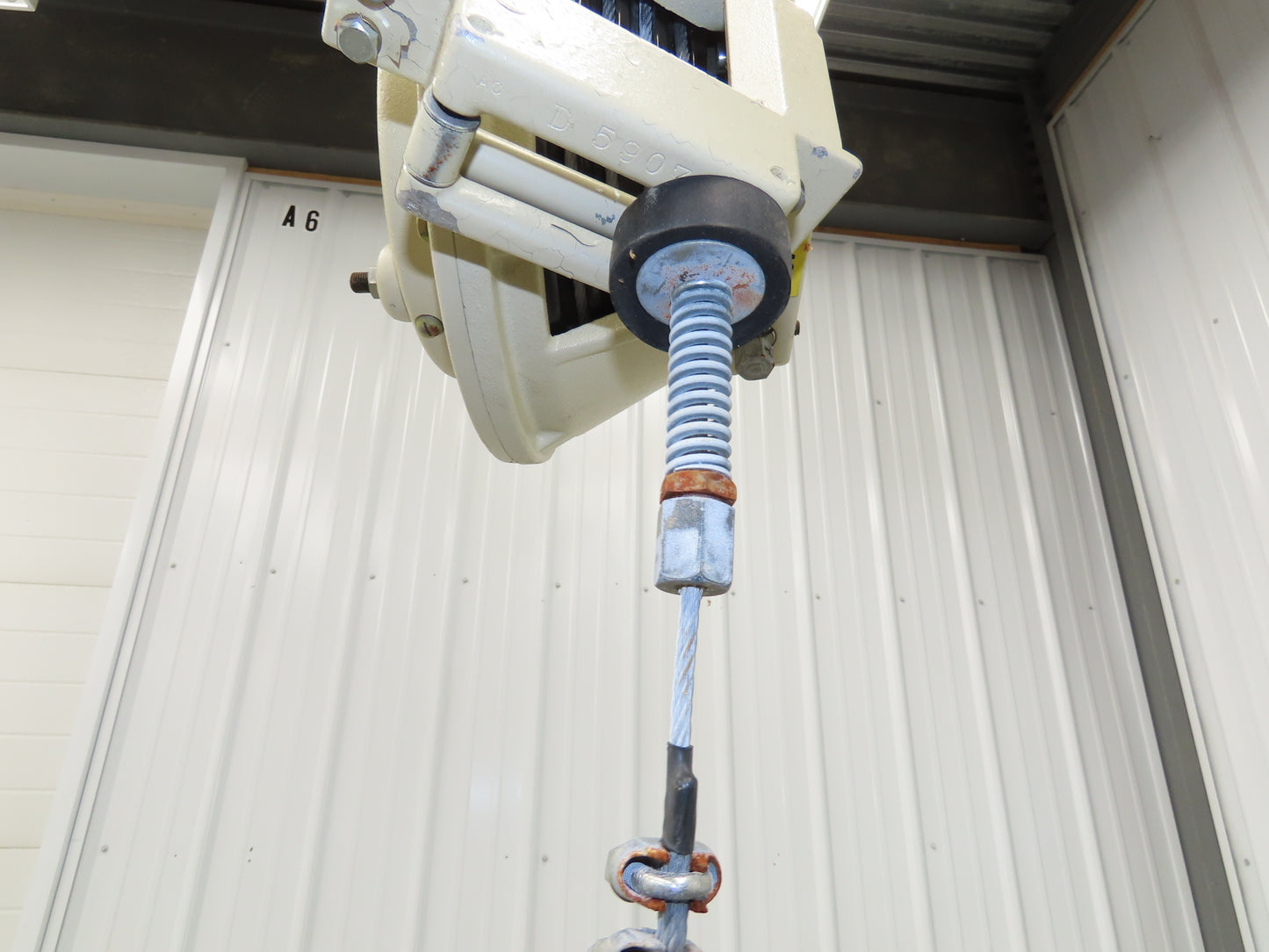 Aero-Motive 40J-A Heavy-Duty Tool Balancer Weight Range 30-45 lbs