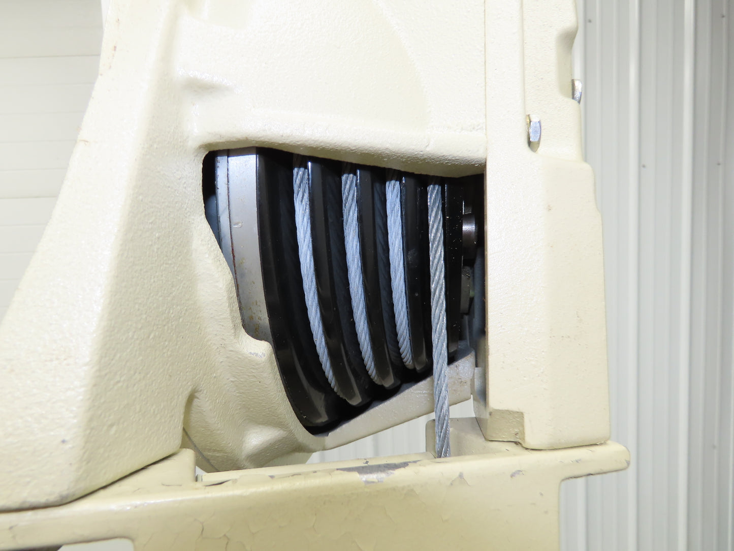 Aero-Motive 40J-A Heavy-Duty Tool Balancer Weight Range 30-45 lbs