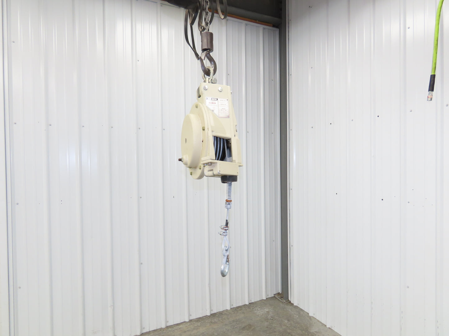 Aero-Motive 40J-A Heavy-Duty Tool Balancer Weight Range 30-45 lbs