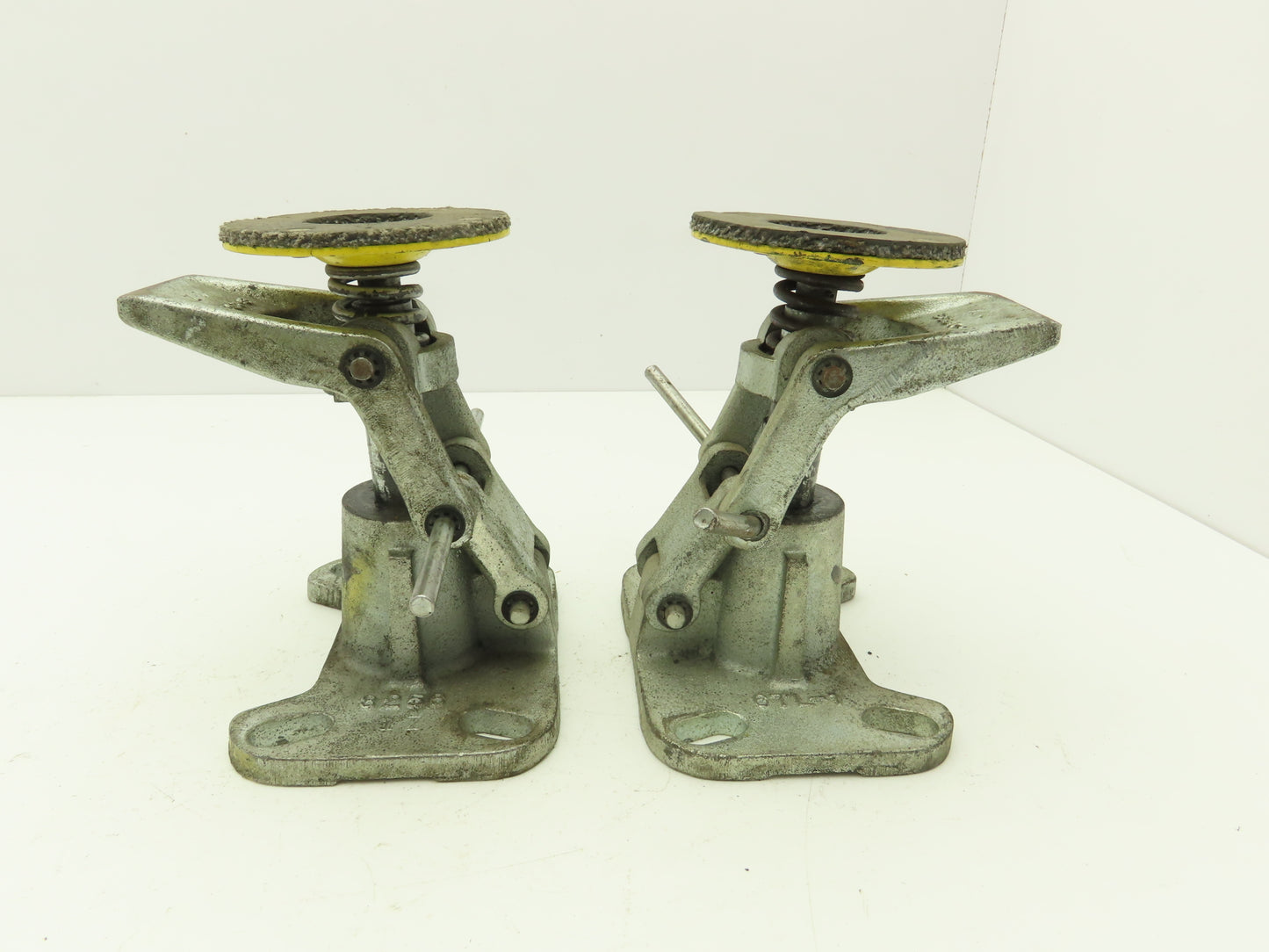 Bona 3256 Floor Lock Cast Iron 6" Relaxed 7-1/2" Extended/Locked Lot of 2