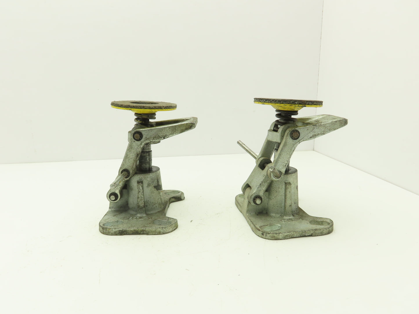 Bona 3256 Floor Lock Cast Iron 6" Relaxed 7-1/2" Extended/Locked Lot of 2