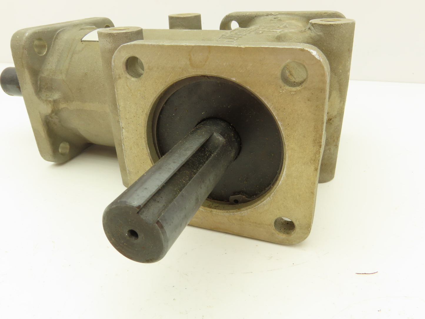 AnglGear R3570 Right Angle Gearbox Drive 1:1 Ratio 2-Way 1" Shaft