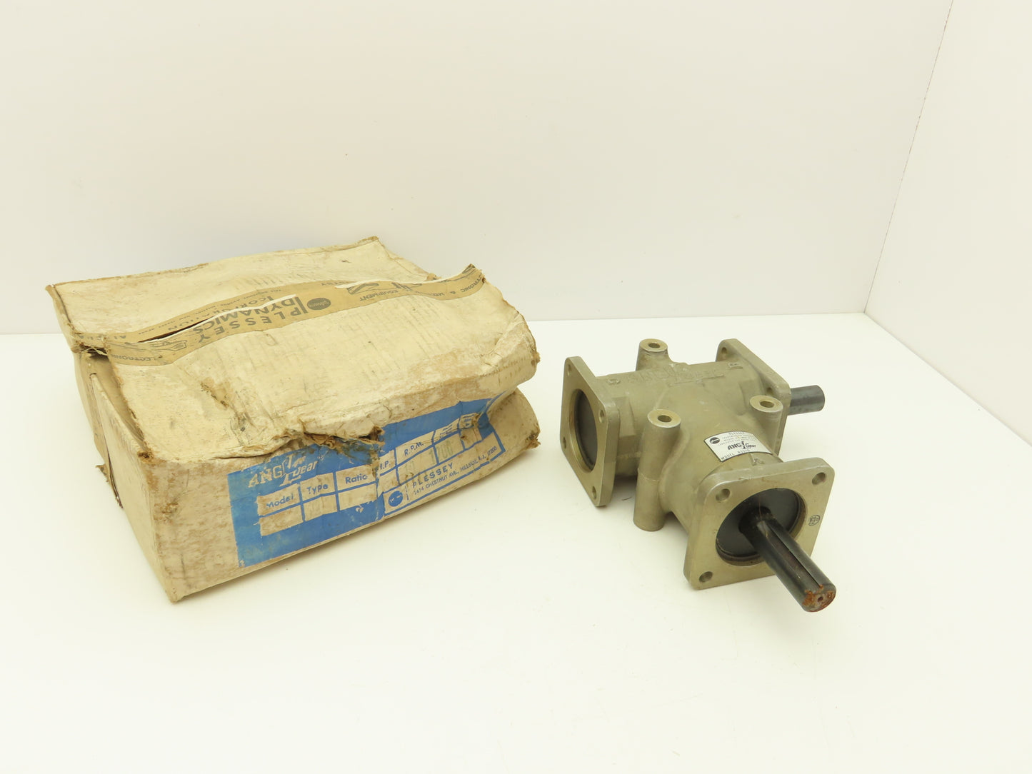 AnglGear R3570 Right Angle Gearbox Drive 1:1 Ratio 2-Way 1" Shaft