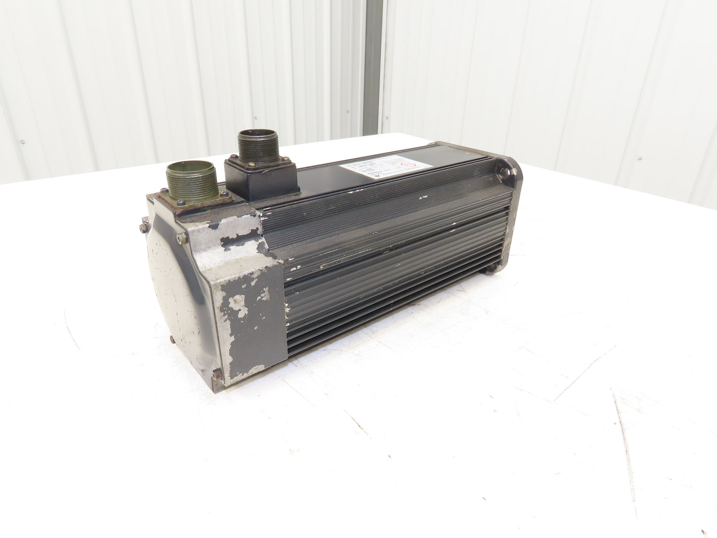 Yaskawa Electric USAFED-13CA2 Servo Motor 1.3kW 1500RPM 9.7A Encoder UTOPH-600VB