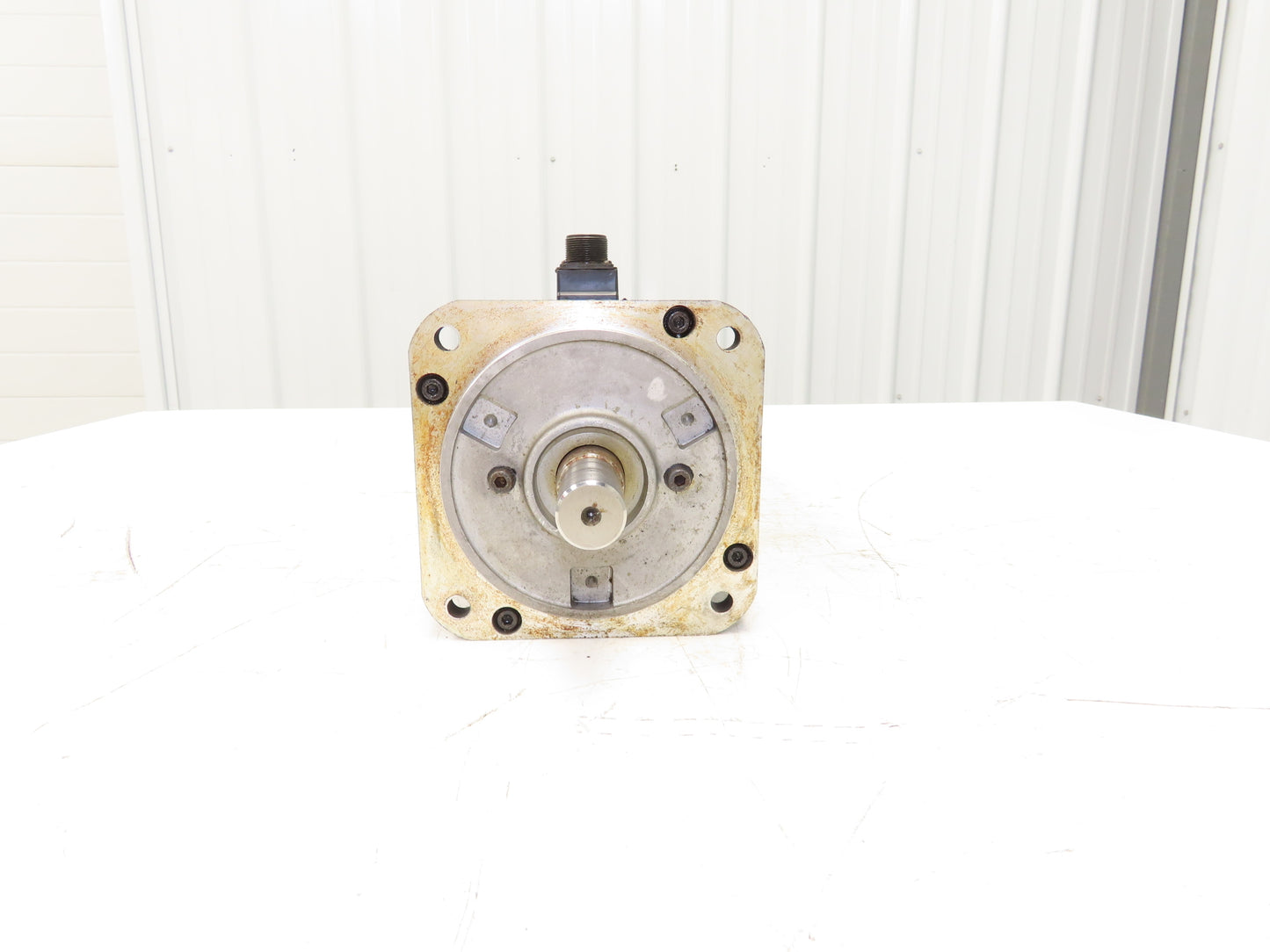 Yaskawa Electric USAFED-13CA2 Servo Motor 1.3kW 1500RPM 9.7A Encoder UTOPH-600VB