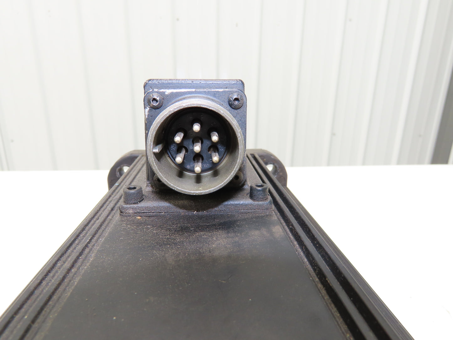 Yaskawa Electric USAFED-13CB20E Servo Motor 1.3kW 1500RPM Encoder UTMAH