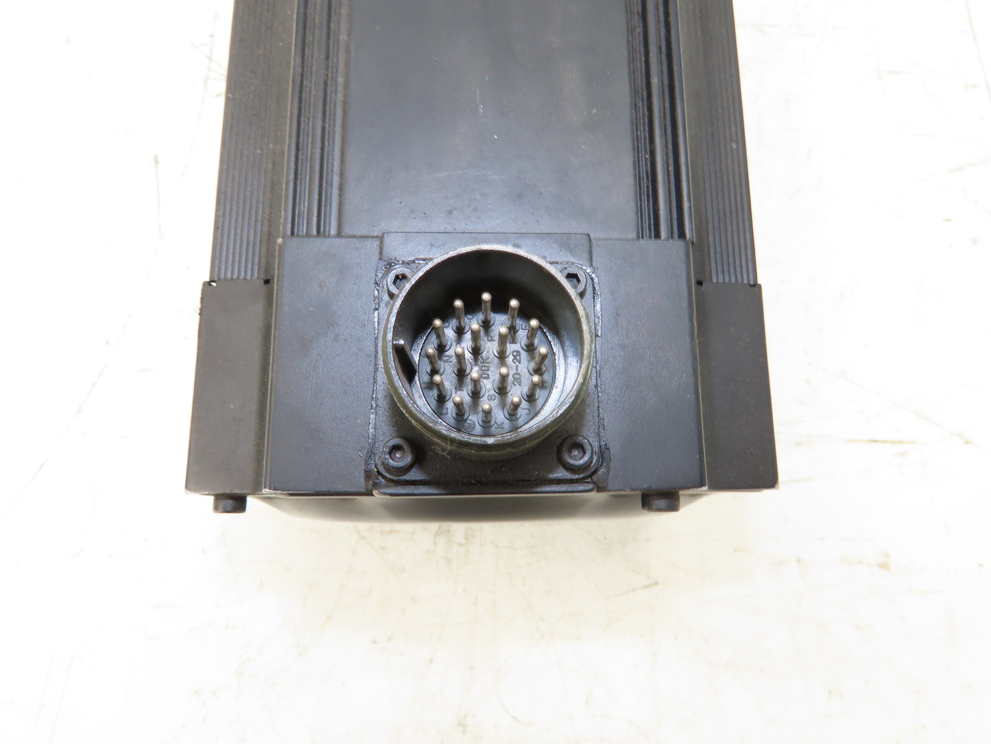 Yaskawa Electric USAFED-13CB20E Servo Motor 1.3kW 1500RPM Encoder UTMAH