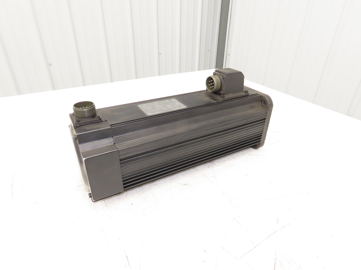 Yaskawa Electric USAFED-13CB20E Servo Motor 1.3kW 1500RPM Encoder UTMAH