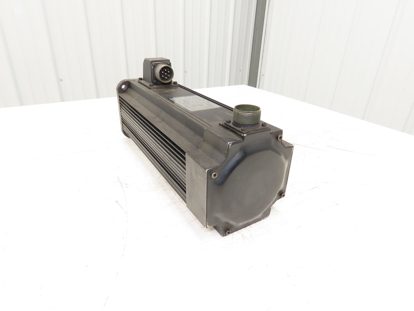 Yaskawa Electric USAFED-13CB20E Servo Motor 1.3kW 1500RPM Encoder UTMAH