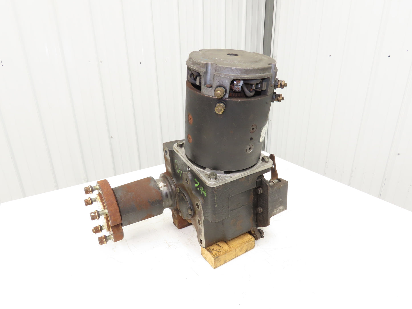 Yale 8620628 Forklift Front Right Drive Axle & Motor 5-Lug Removed From ERP035TF