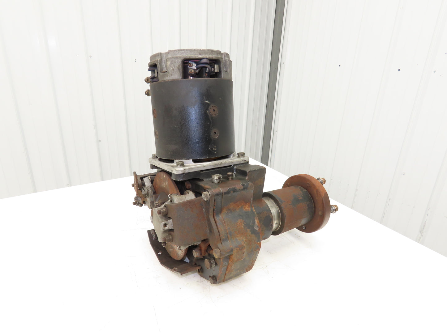 Yale 8620628 Forklift Front Right Drive Axle & Motor 5-Lug Removed From ERP035TF