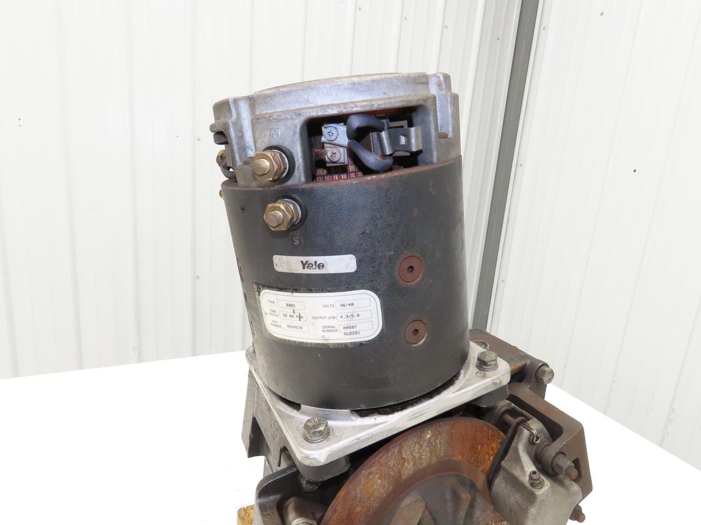 Yale 8620628 Forklift Front Right Drive Axle & Motor 5-Lug Removed From ERP035TF