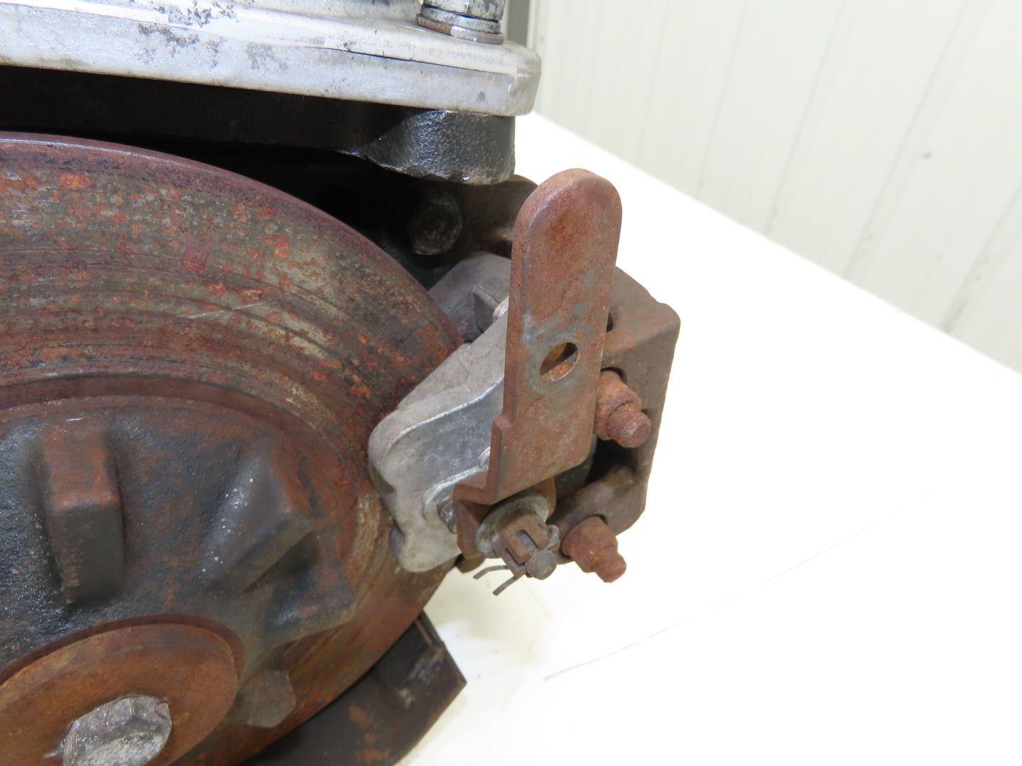 Yale 8620628 Forklift Left Front Drive Axle & Motor 5-Lug Removed From ERP035TF