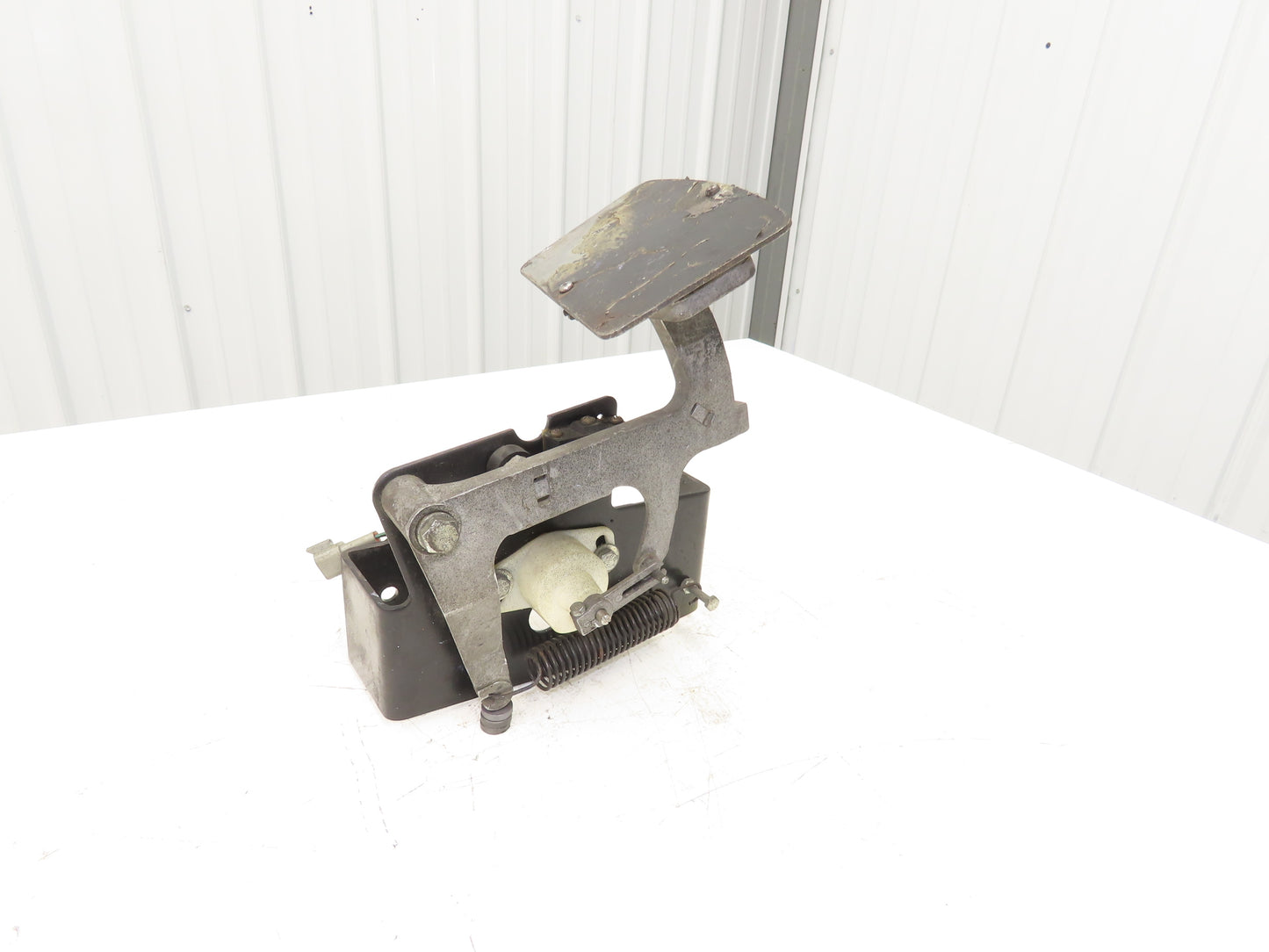 Yale Forklift Throttle Accelerator Pedal Bracket & Potentiometer Off ERC080