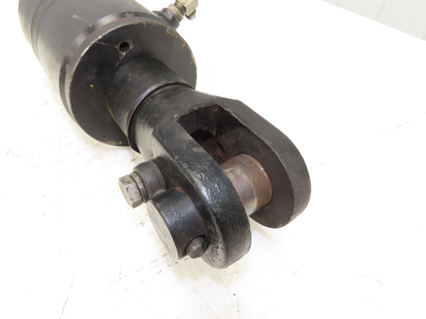 Yale 1350350 Forklift Hydraulic Tilt Cylinder Removed From ERC080