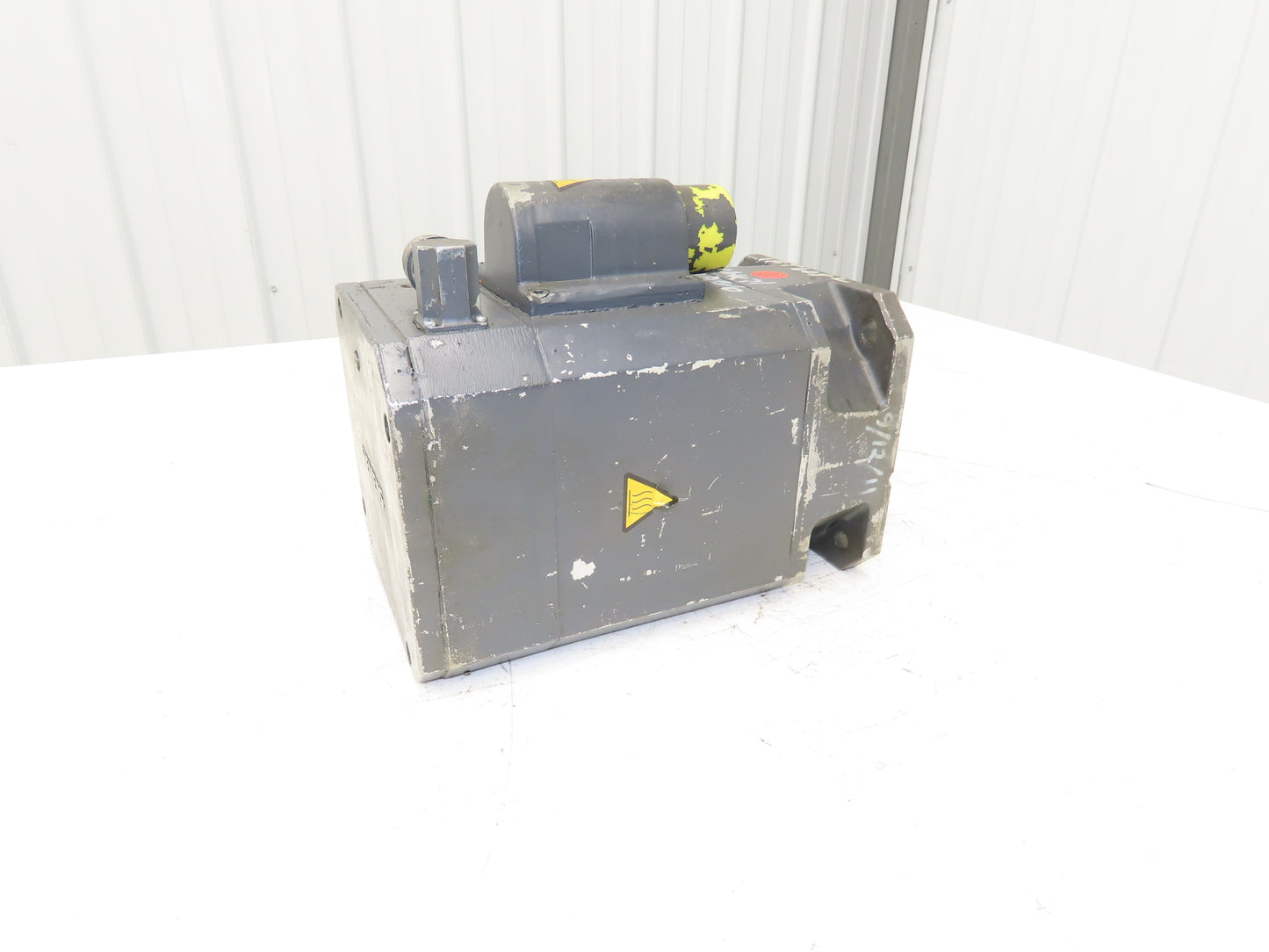Siemens 1FT6082-8AK71-1AG6 Permanent Magnet Servo Motor 4.7Hp 6000 RPM 3PH