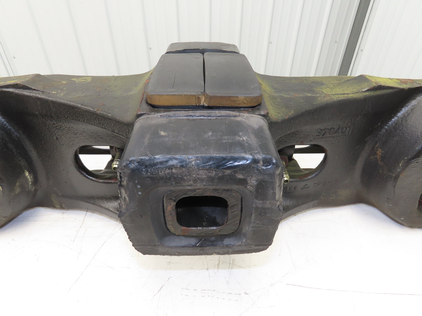 Yale ERC080HDN36SE092EE Forklift Dual-Wheel Rear Axle Assembly