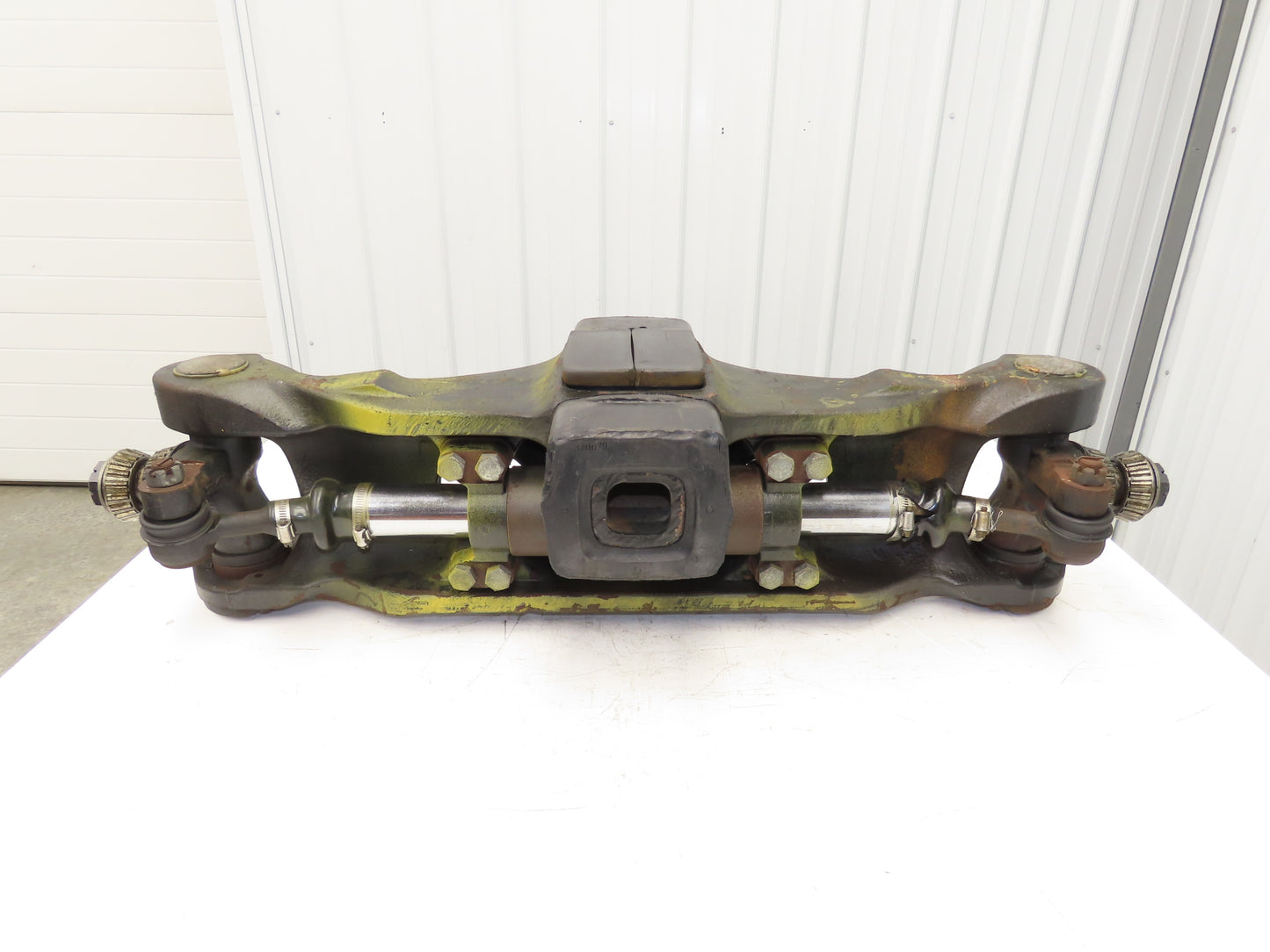 Yale ERC080HDN36SE092EE Forklift Dual-Wheel Rear Axle Assembly