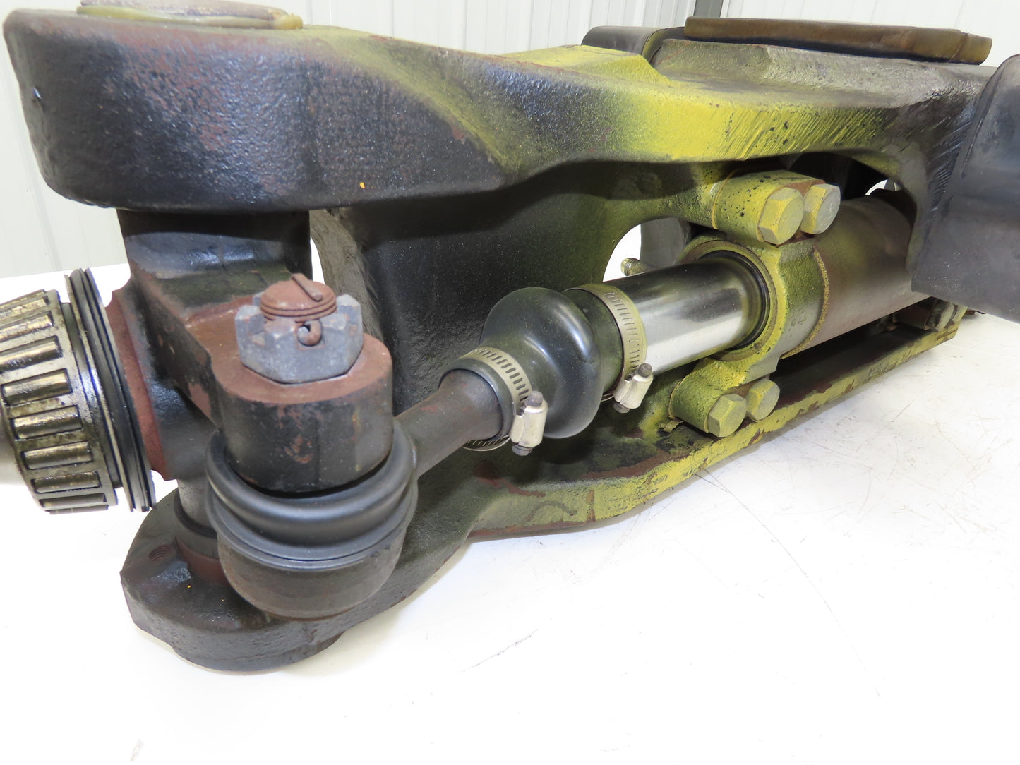 Yale ERC080HDN36SE092EE Forklift Dual-Wheel Rear Axle Assembly