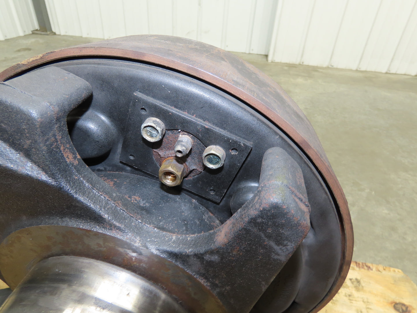 Yale ERC080HDN36SE092EE Forklift Dual-Wheel Front Drive Axle 6 Lug Assembly
