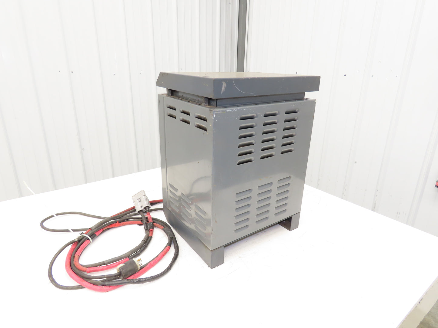 GNB SCR100-12-260S1-L Forklift Battery Charger 24V 40A 260Ah 120/208/240V 1Ph