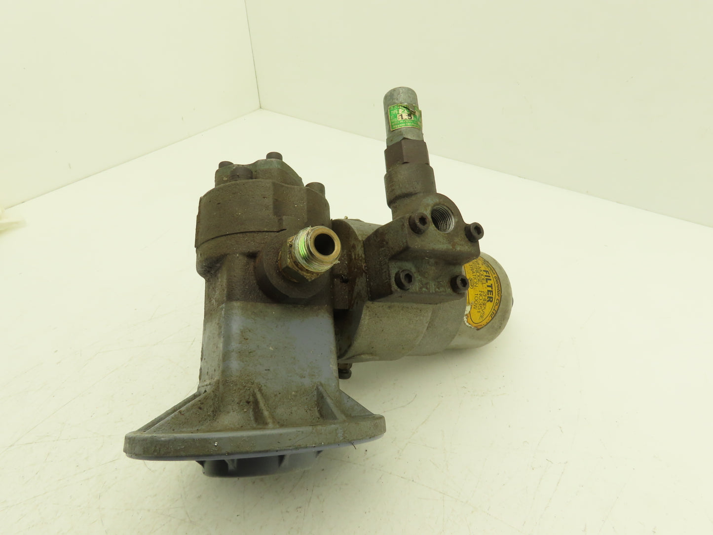 Nippon TOP-208HWMC PVDE Trochoid Hydraulic Oil Pump w/Filter IEC C-Face Flange