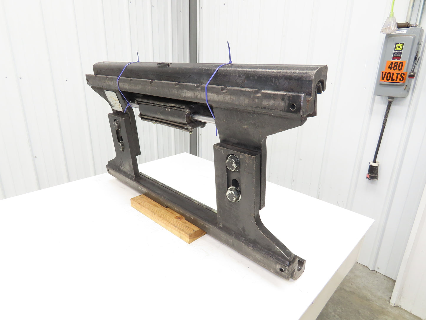 Yale SS3.00-4.50.1067-506250531 Forklift Side Shift 20" Class 2 Fork 42" Chassis