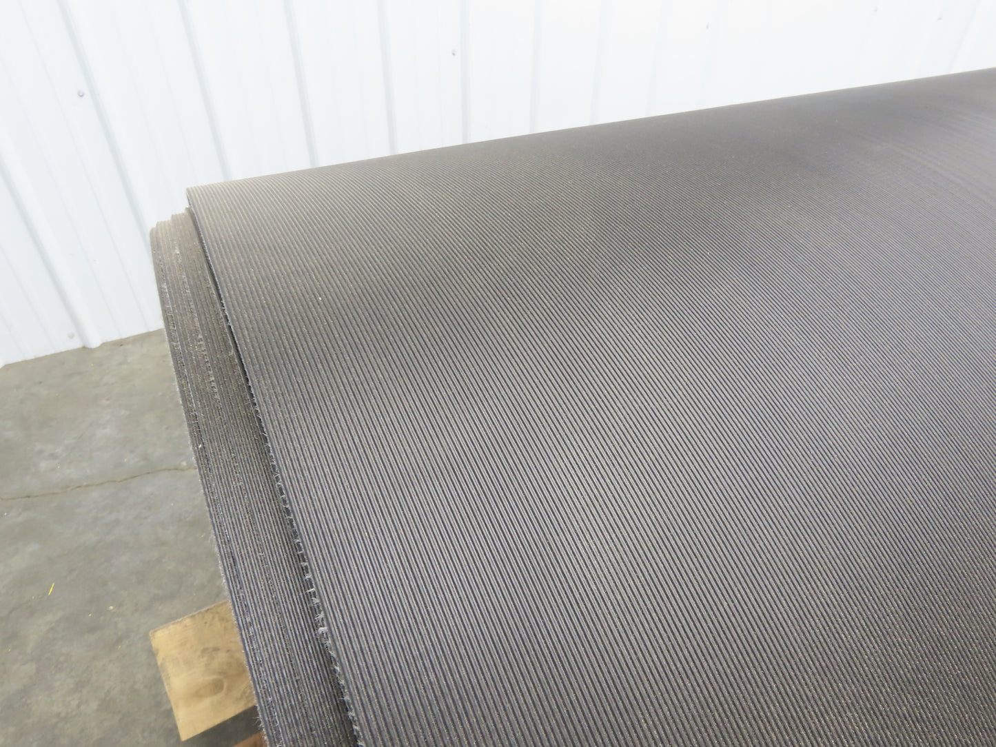 Hytrol 47.5"W x 722' Grooved Rubber Conveyor Belt 2-Ply Black 49"BW