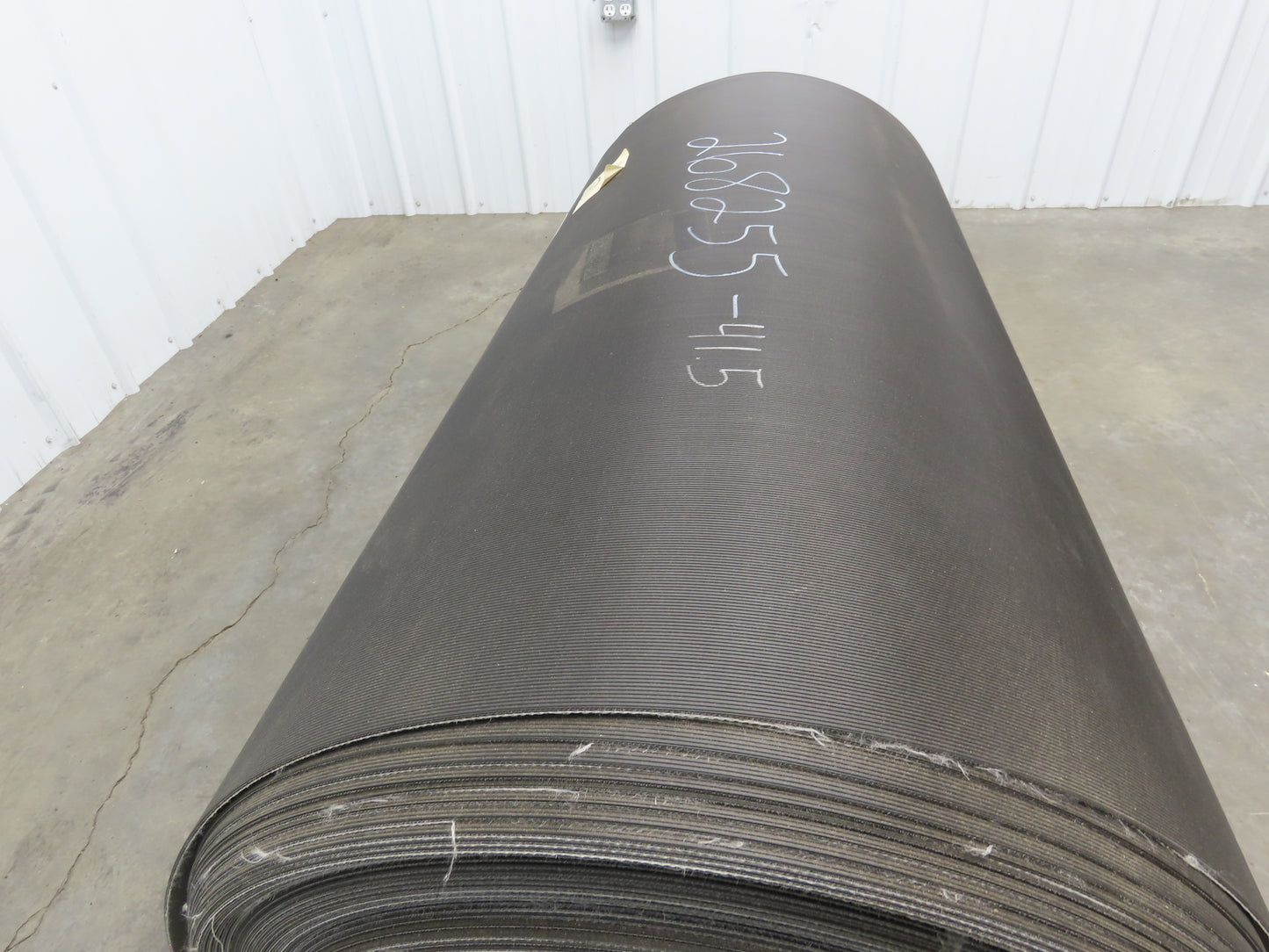 Hytrol 41.5"W x 346' Grooved Rubber Conveyor Belt 2-Ply Black 43"BW