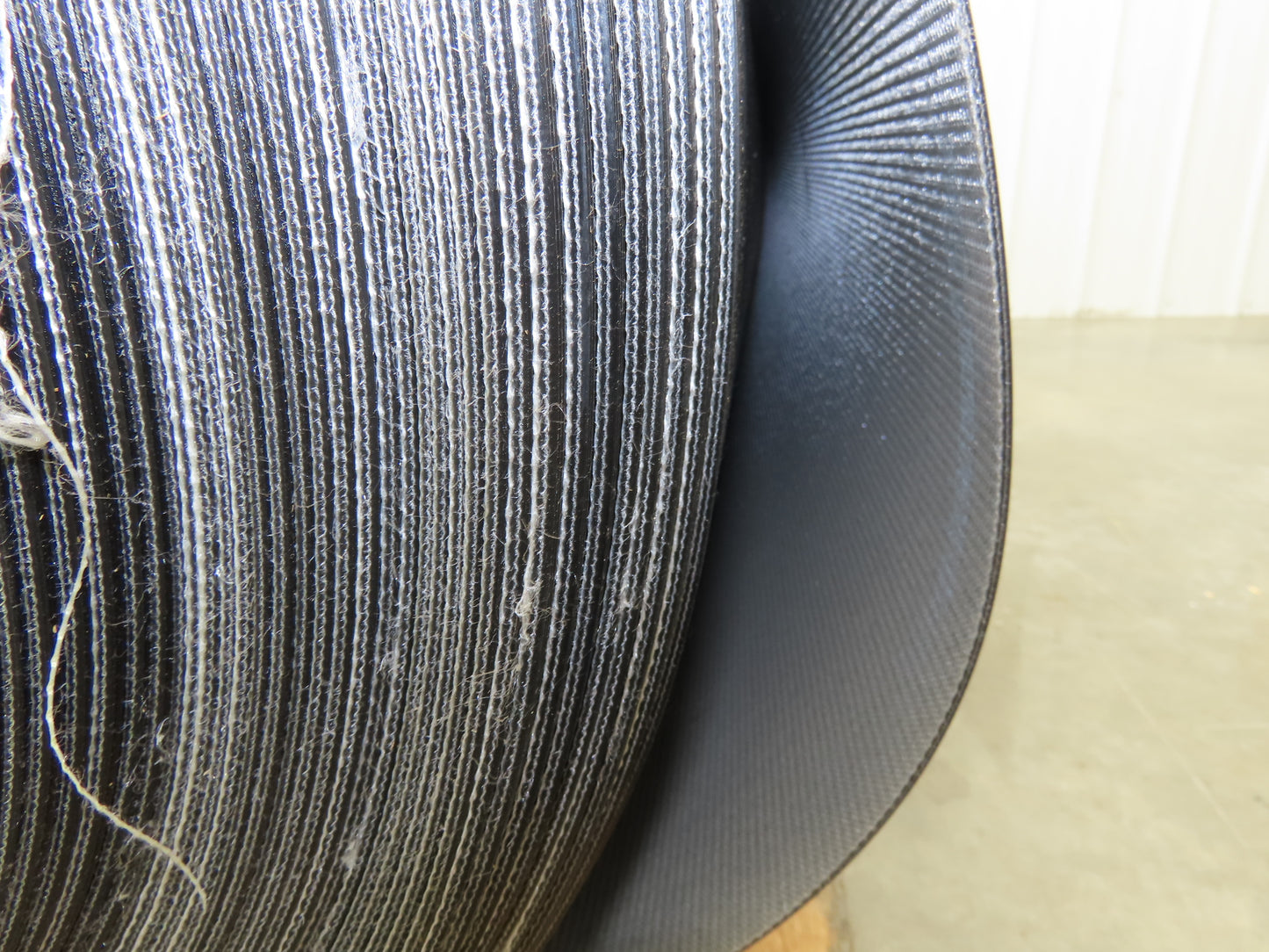 Hytrol 41.5"W x 346' Grooved Rubber Conveyor Belt 2-Ply Black 43"BW