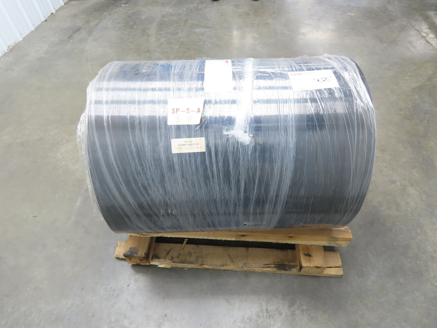 Hytrol 30"W x 325' Grooved Rubber Conveyor Belt 2-Ply Black