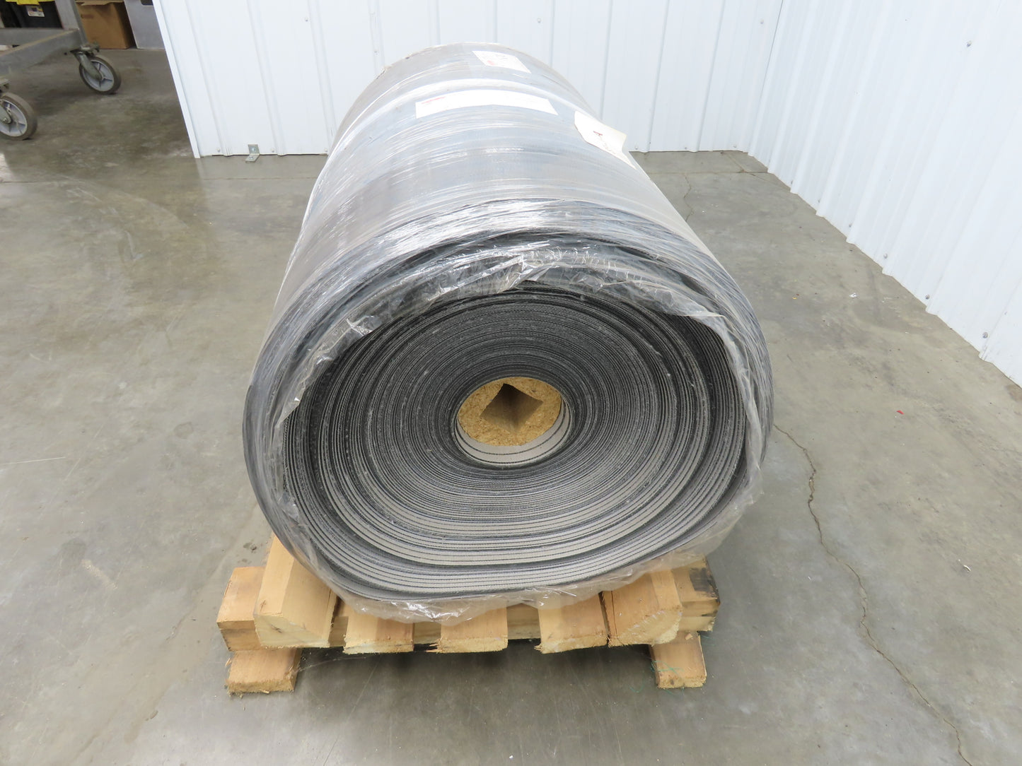 Hytrol 30"W x 325' Grooved Rubber Conveyor Belt 2-Ply Black